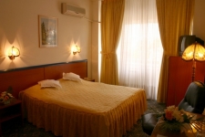 Hotel Decebal Bacau - camera dubla matrimoniala