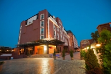 Ramada Hotel & Suites Bucharest North - prezentare exterior