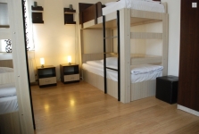 Hostel Holland Bacau - camera cu 4 paturi