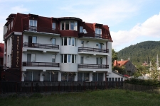 Hotel Mihail Busteni - prezentare exterior
