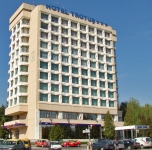 Hotel Trotus Onesti - prezentare exterioara